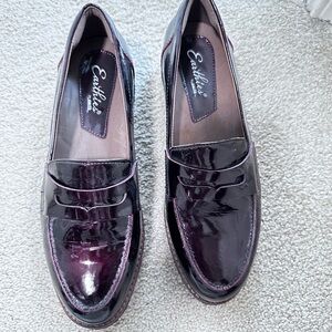 Earthies Glossy Dark Loafers Womens Size 7.5